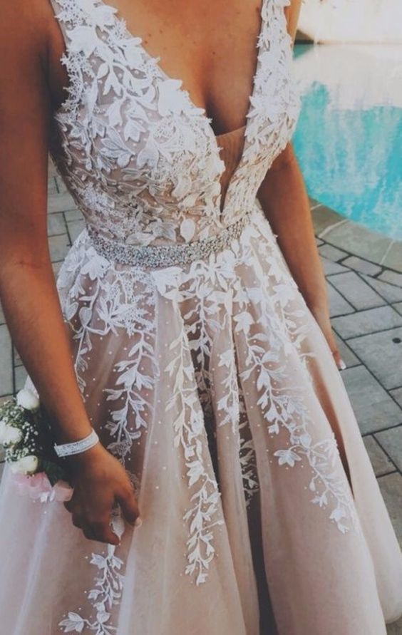 A-Line V-Neck Champagne Tulle Prom Dress with Beading Appliques cg601