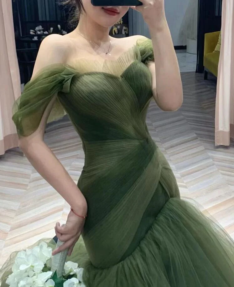 Green long off the shoulder Prom Dresses     cg24847