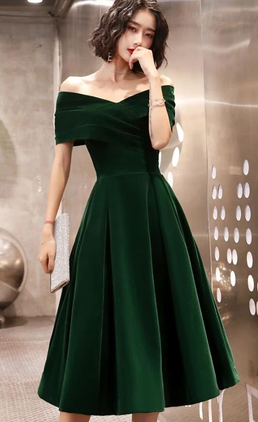 Green Velvet Off Shoulder Vintage Style Bridesmaid Dress, Tea Length Party Dress Prom Dress   cg18383