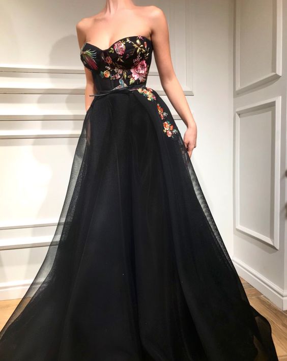 Black V Neck Long Prom Dress with Appliques    cg18778