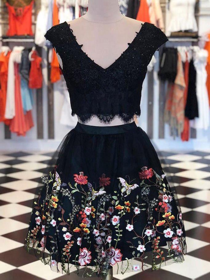 Two Pieces V neck Lace Dresses Short Black Homecoming Dress With Floral cg1881