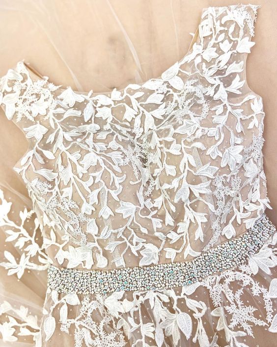 Elegant Ivory Lace Appliqued Long Prom Dress Formal Dress    cg20555