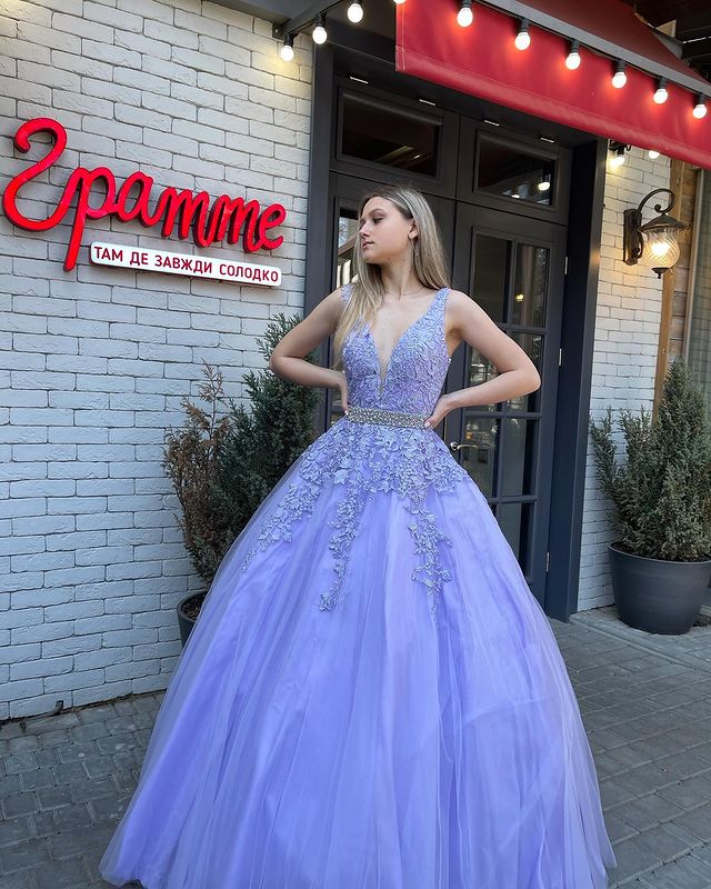 Charming A Line Long Prom Dress with Appliques      cg20929