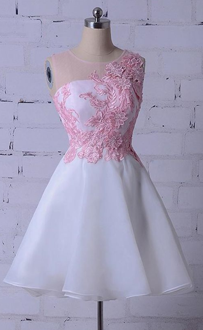 Beautiful Cute Round Neck Sleeveless Homecoming Dresses Lace Appliques Cocktail Dress cg934